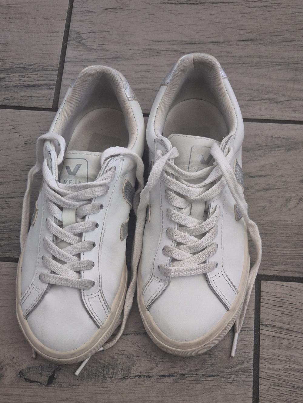 Veja White and Light Gray Low-Top Sneakers for Kids